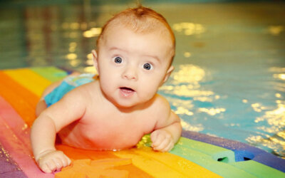 Babyschwimmen – worauf Sie achten sollten