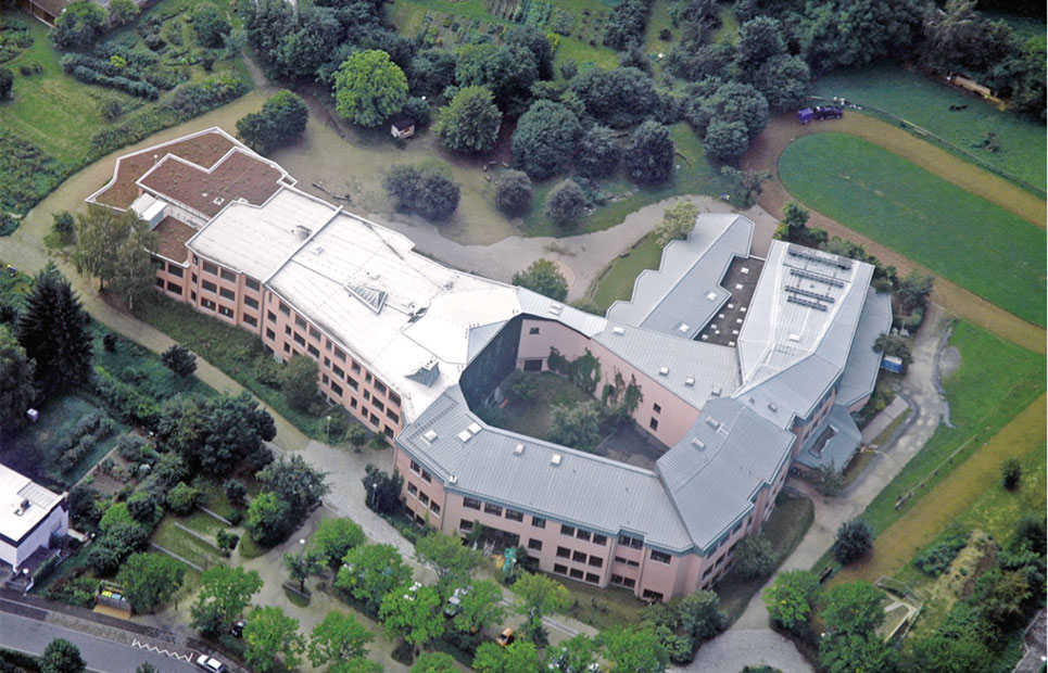 Blick von oben auf die Freie Waldorfschule Darmstadt
